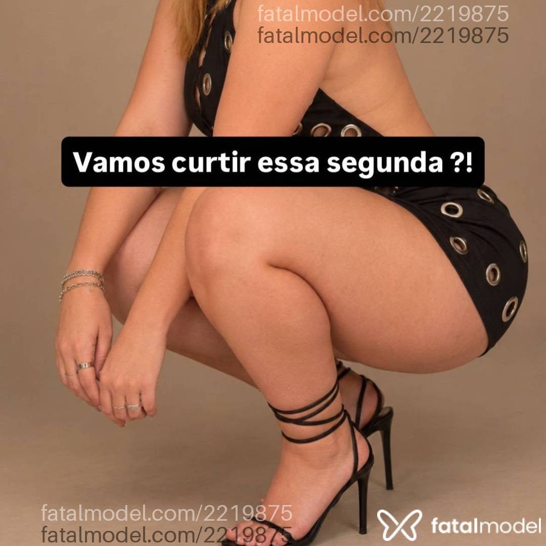 Acompanhante mulher morena (o) de olhos castanhos - íris