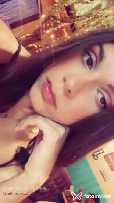 Acompanhante mulher trans com cabelo castanho de olhos castanhos em São Paulo Acompanhante mulher trans com cabelo castanho de olhos castanhos em São Paulo - Carol