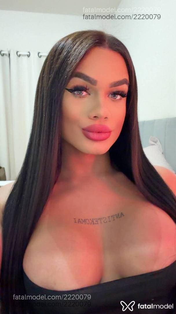 Acompanhante mulher trans com cabelo castanho de olhos verdes em Campo Mourão Acompanhante mulher trans com cabelo castanho de olhos verdes em Campo Mourão - Laninha