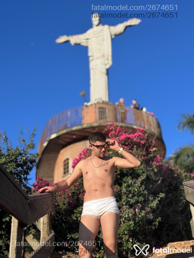 Acompanhante homem com cabelo castanho de olhos castanhos em Campinas - Alan Gabriel