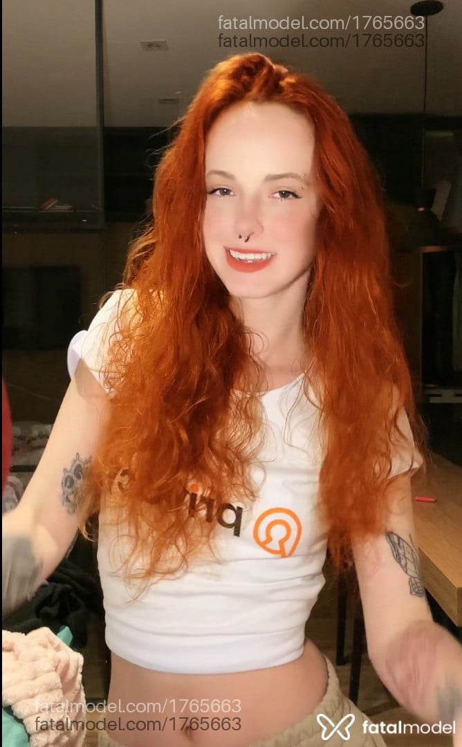 Acompanhante mulher ruiva (o) de olhos castanhos em São Paulo - Lari Luna