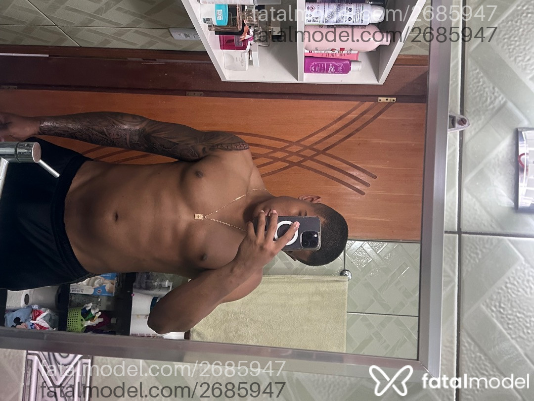 Acompanhante homem morena (o) de olhos mel em Rio de Janeiro - Henriques