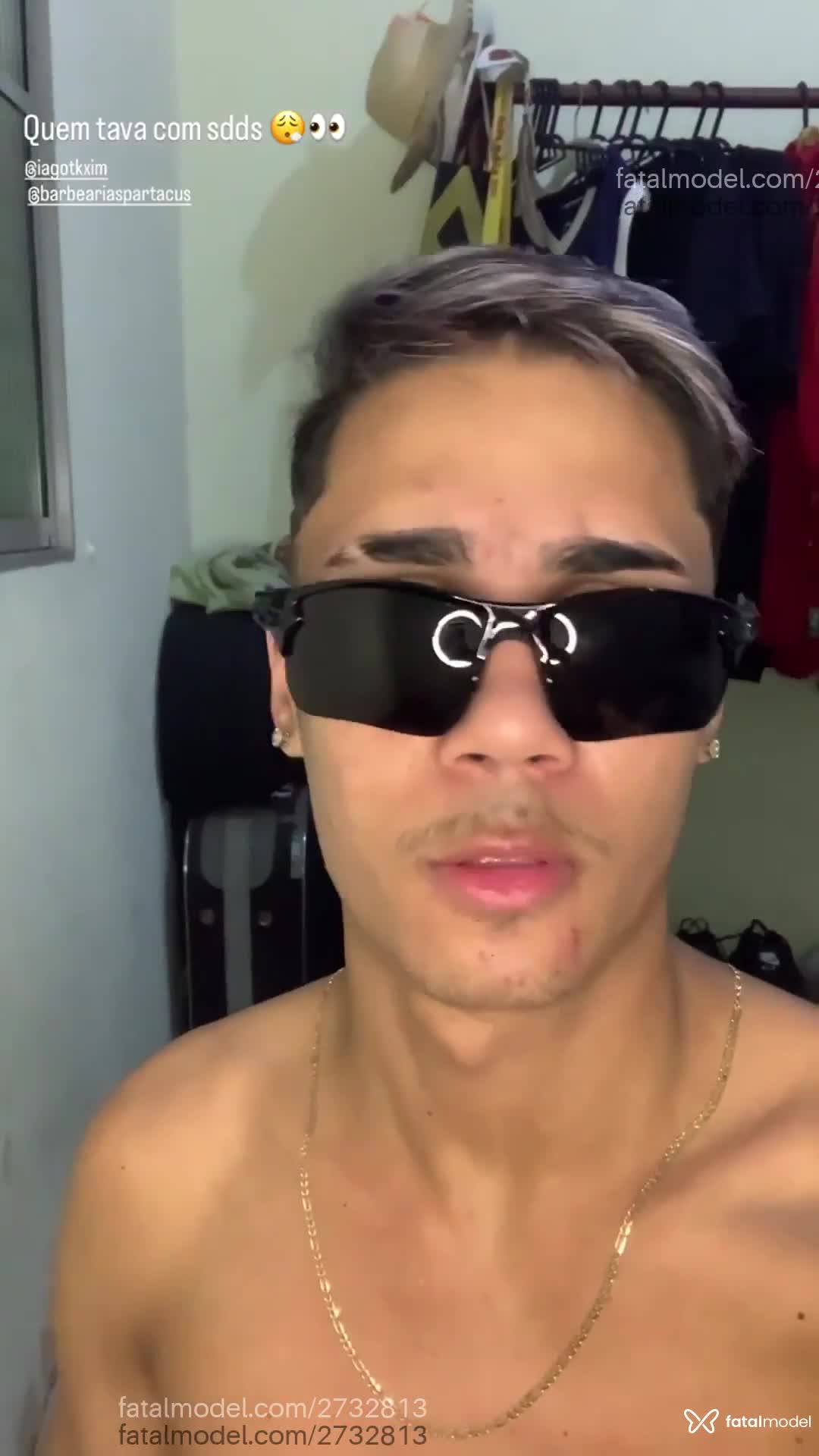 Acompanhante homem morena (o) de olhos pretos em Virtual - Olive