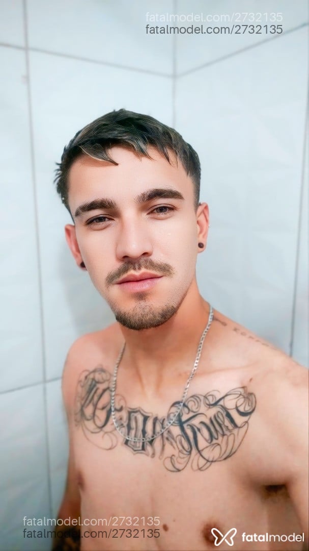 Acompanhante homem loira (o) de olhos verdes - Lucas