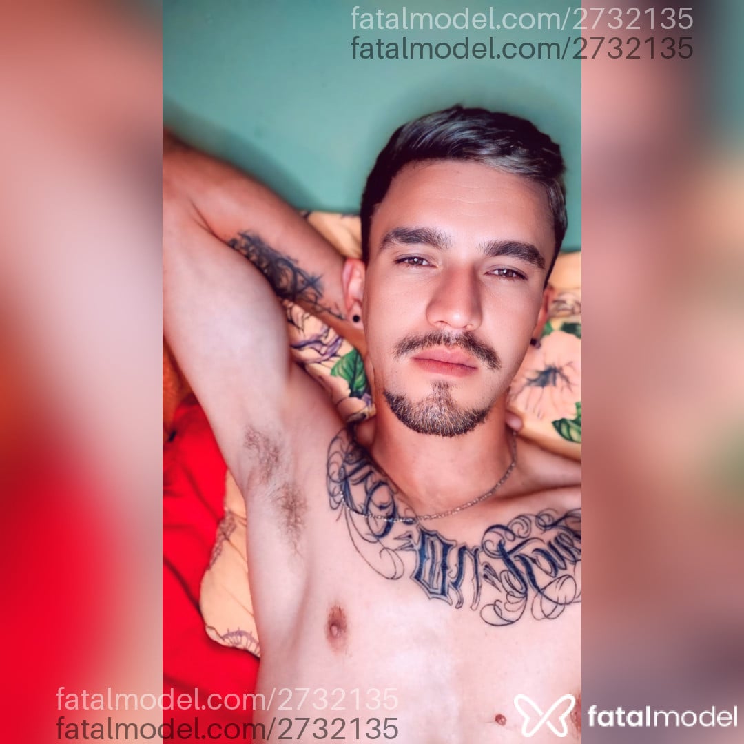 Acompanhante homem loira (o) de olhos verdes - Lucas