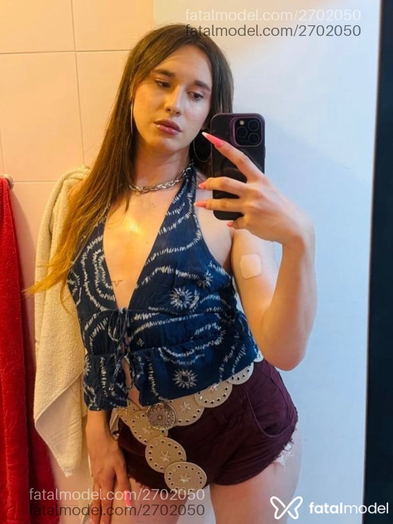 Acompanhante mulher trans com cabelo castanho de olhos castanhos em Virtual - Mayara