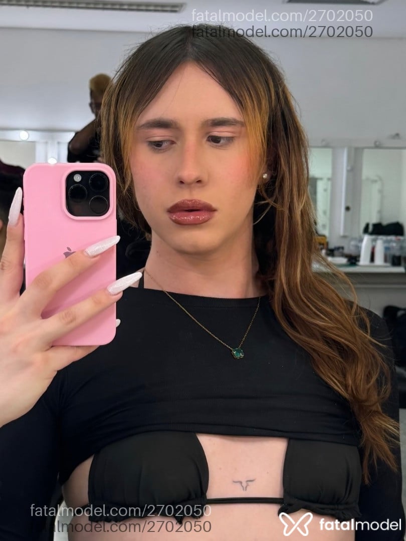 Acompanhante mulher trans com cabelo castanho de olhos castanhos em Virtual - Mayara