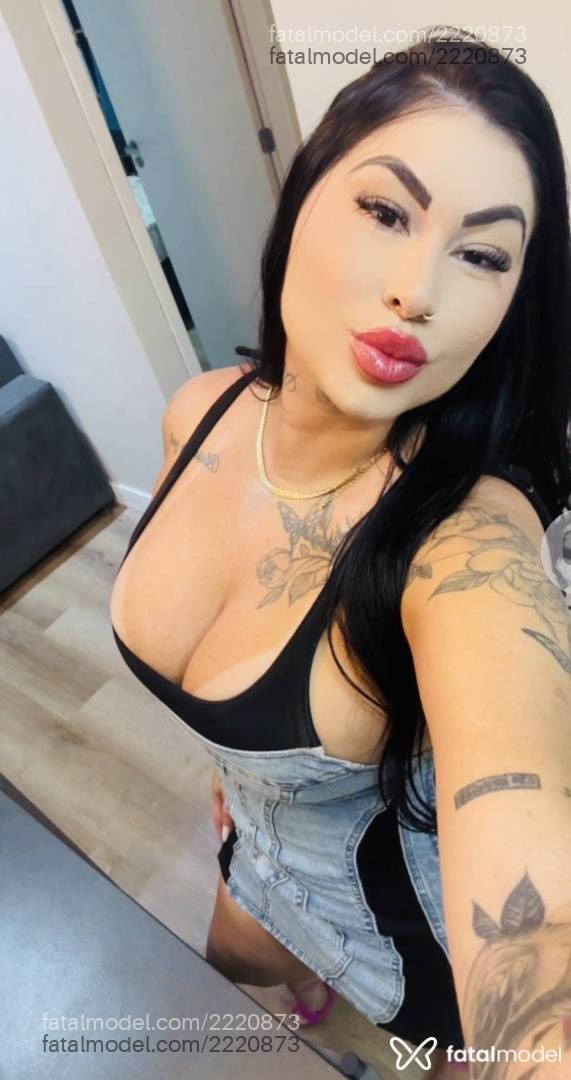 Acompanhante mulher loira (o) de olhos castanhos - ímola Ferraz