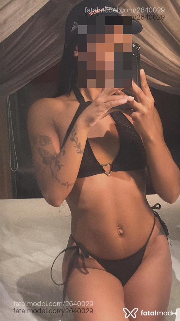 Acompanhante mulher morena (o) de olhos pretos - Monique Paiva Acompanhante mulher morena (o) de olhos pretos - Monique Paiva