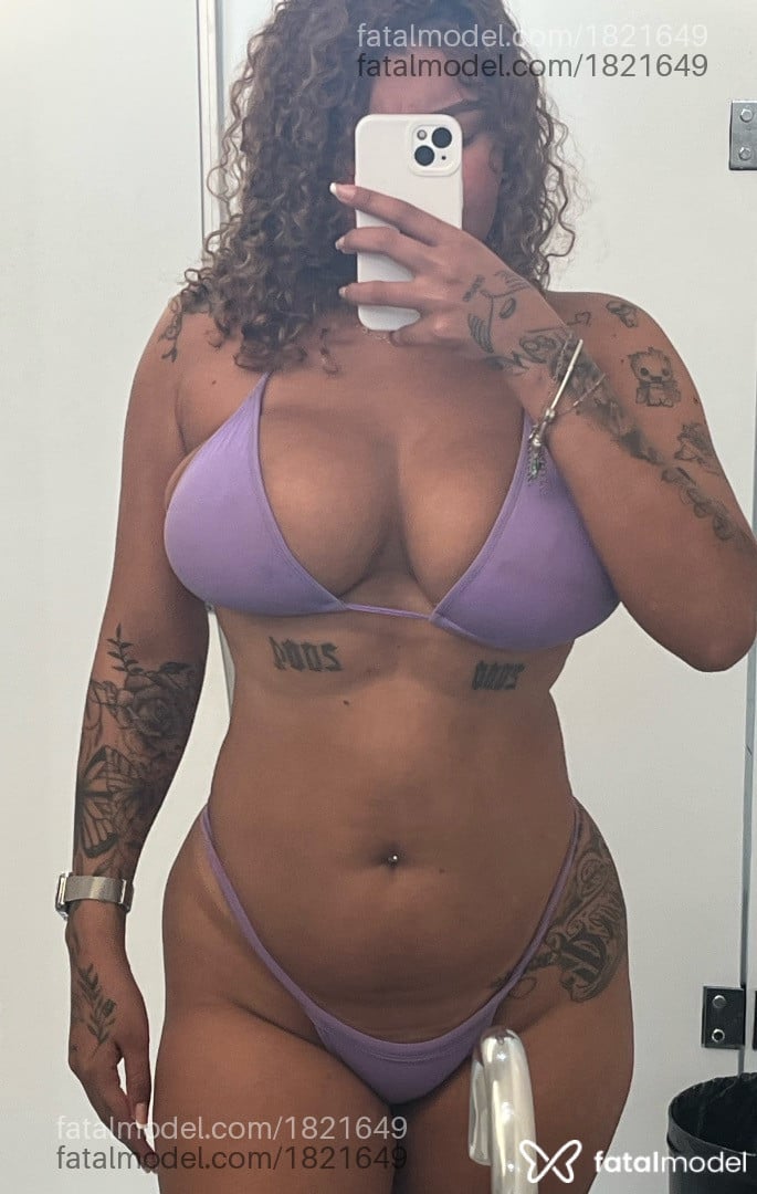 Acompanhante mulher com cabelo castanho de olhos pretos em Ribeirão Cascalheira - Clara