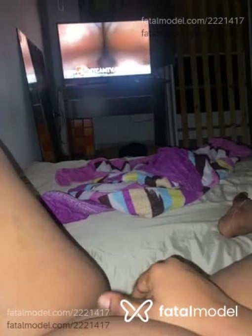 Acompanhante mulher morena (o) de olhos pretos - Athena