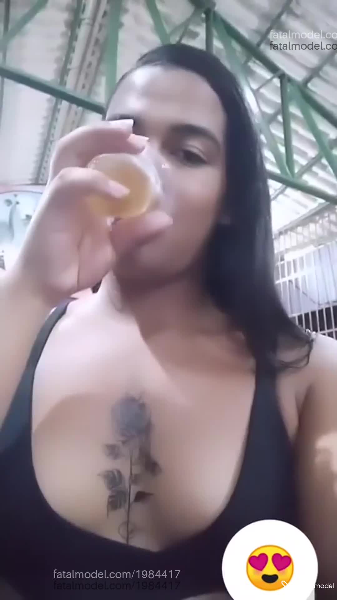 Acompanhante mulher trans com cabelo castanho de olhos mel em São Desidério - Cibelly