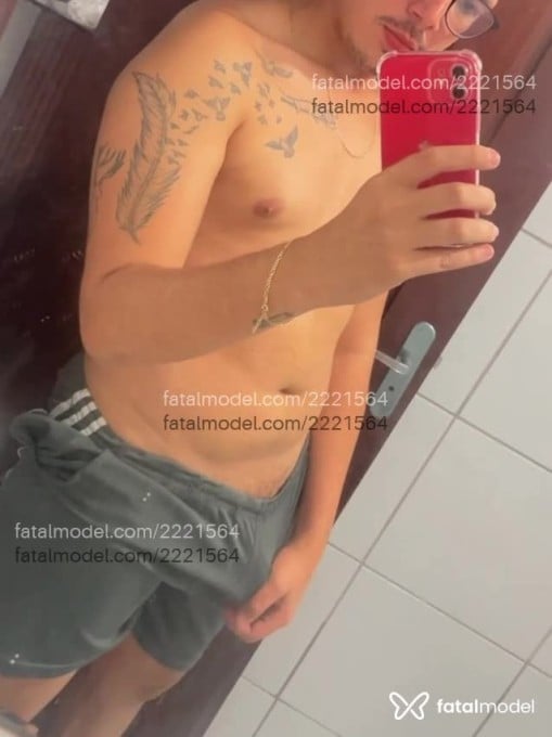Acompanhante homem com cabelo castanho de olhos castanhos em Natal Acompanhante homem com cabelo castanho de olhos castanhos em Natal - Photiguar