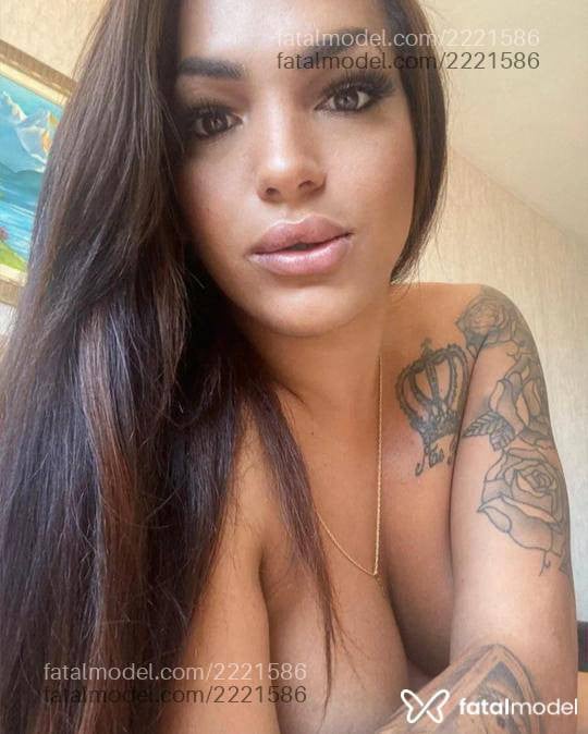 Acompanhante mulher trans loira (o) de olhos castanhos - Angel