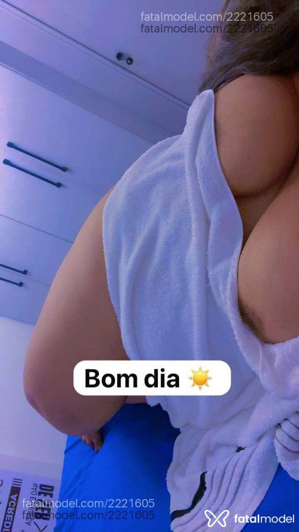 Acompanhante mulher loira (o) de olhos mel - Kelly Onl