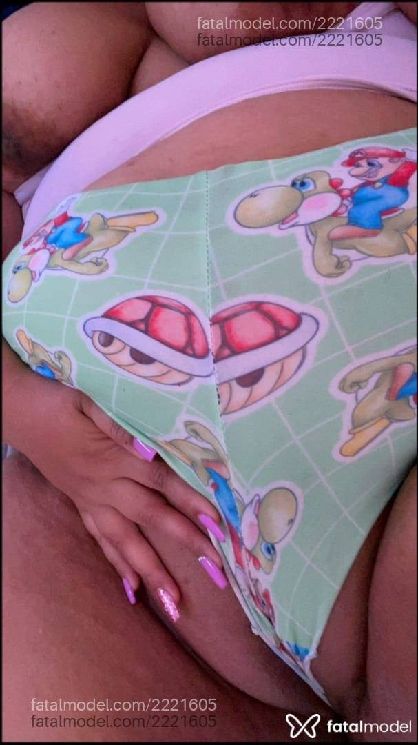 Acompanhante mulher loira (o) de olhos mel - Kelly Onl