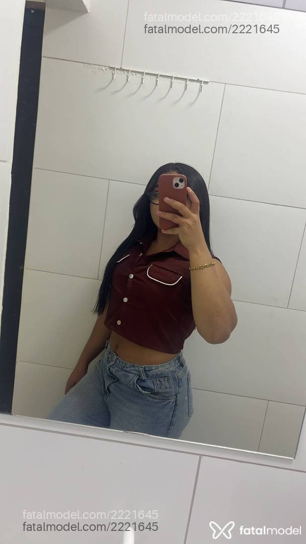 Acompanhante mulher trans morena (o) de olhos mel - Lavínia