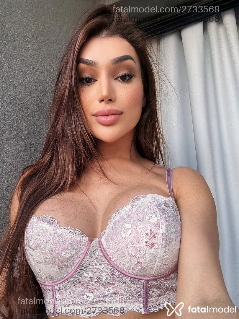 Acompanhante mulher trans com cabelo castanho de olhos castanhos em São Paulo - Chanel