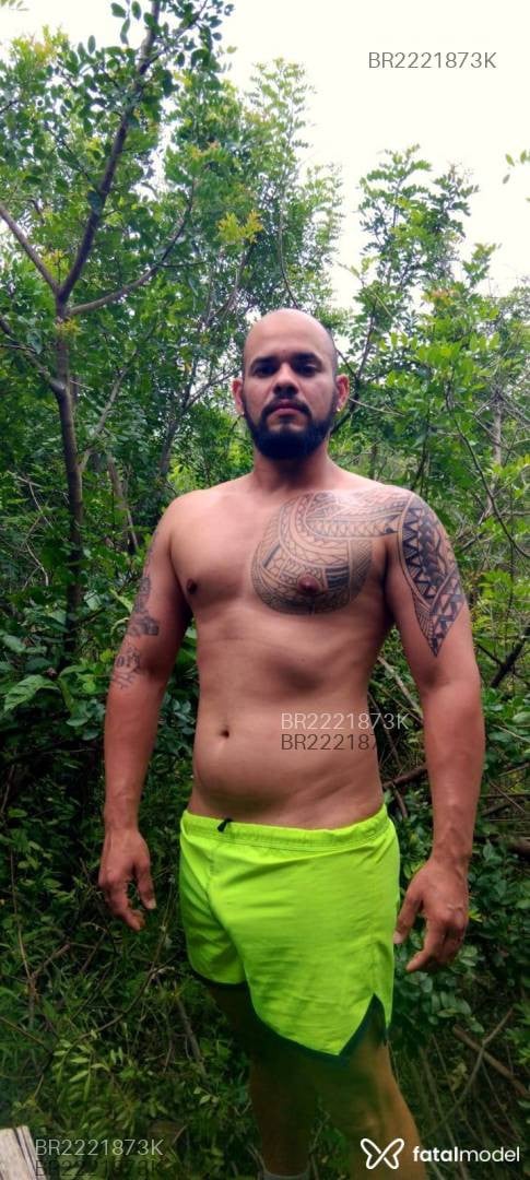 Acompanhante homem sem cabelo de olhos castanhos em Porto Alegre - Mike Santos