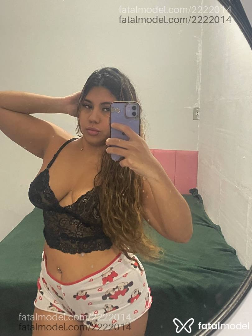 Acompanhante mulher morena (o) de olhos castanhos em Ubá - Sol