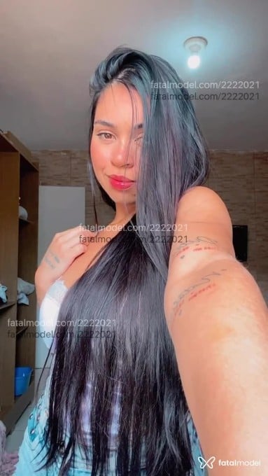 Acompanhante mulher morena (o) de olhos castanhos - Vick Reis
