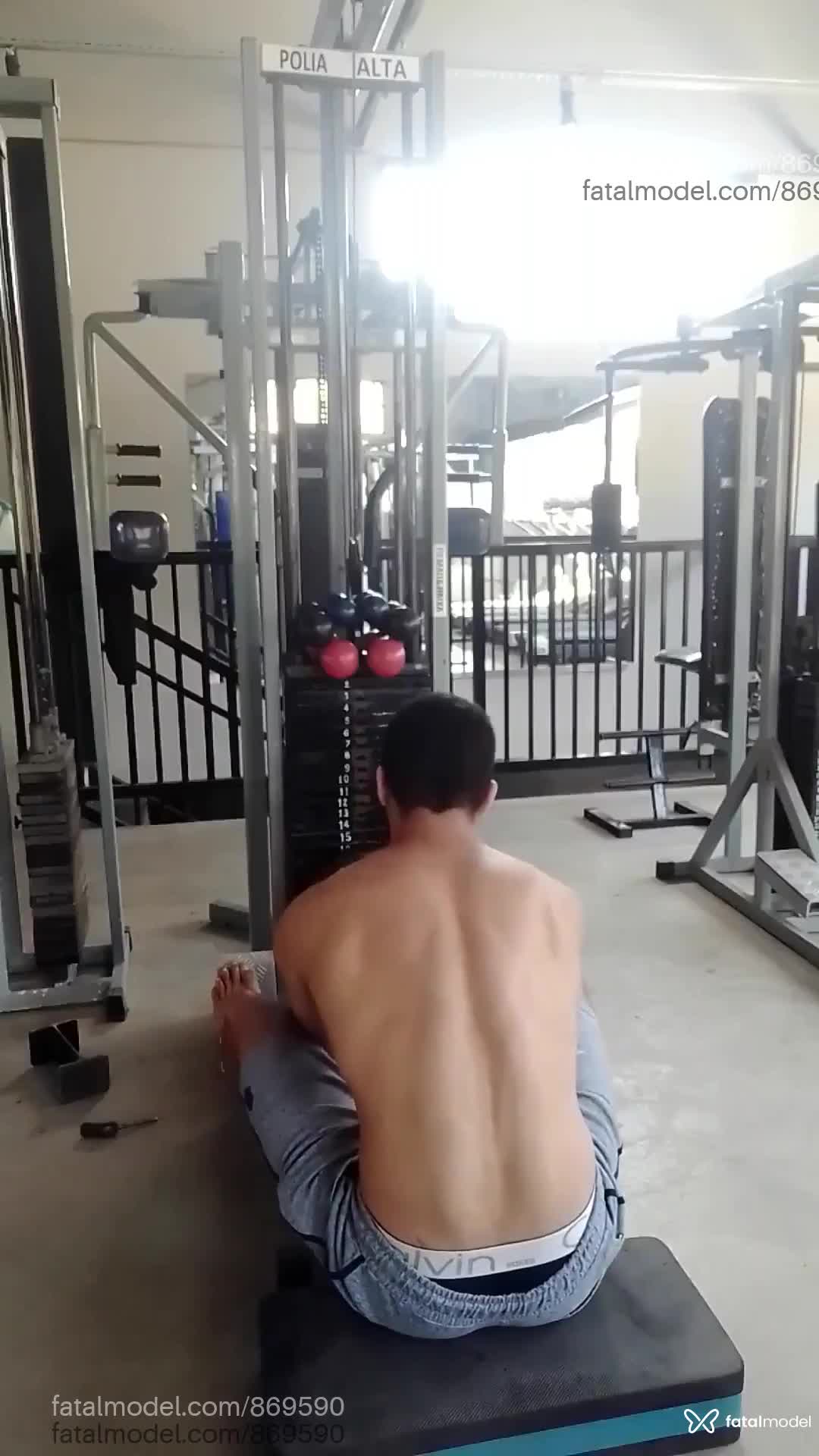 Acompanhante homem morena (o) de olhos mel em Teresópolis - Massageando