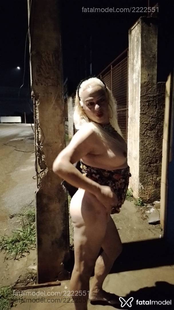 Acompanhante mulher trans loira (o) de olhos castanhos em Bom Despacho - Gleice