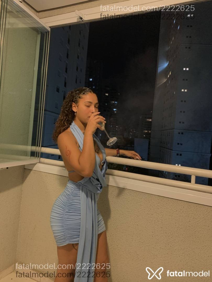 Acompanhante mulher com cabelo castanho de olhos castanhos em São Paulo - Ste Exmo