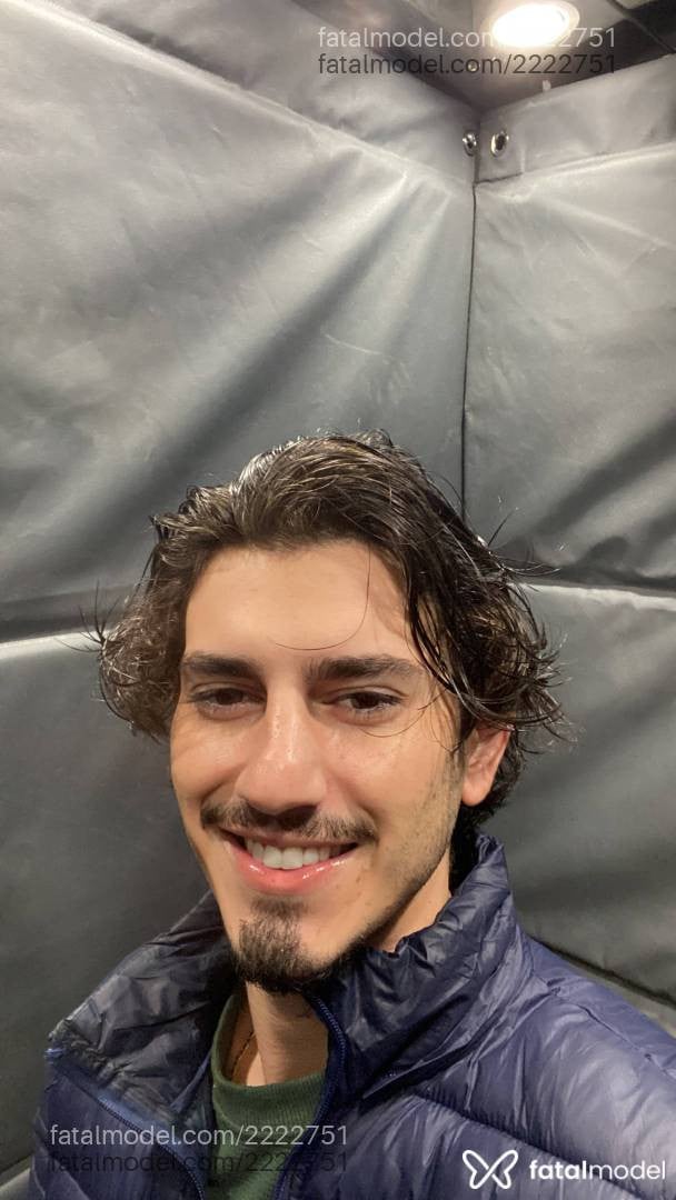Acompanhante homem com cabelo castanho de olhos castanhos - Lucas Maia Acompanhante homem com cabelo castanho de olhos castanhos - Lucas Maia