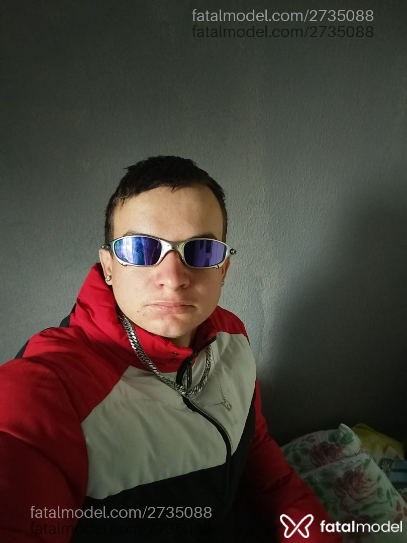 Acompanhante homem com cabelo castanho de olhos verdes em Virtual Acompanhante homem com cabelo castanho de olhos verdes em Virtual - Gustavo