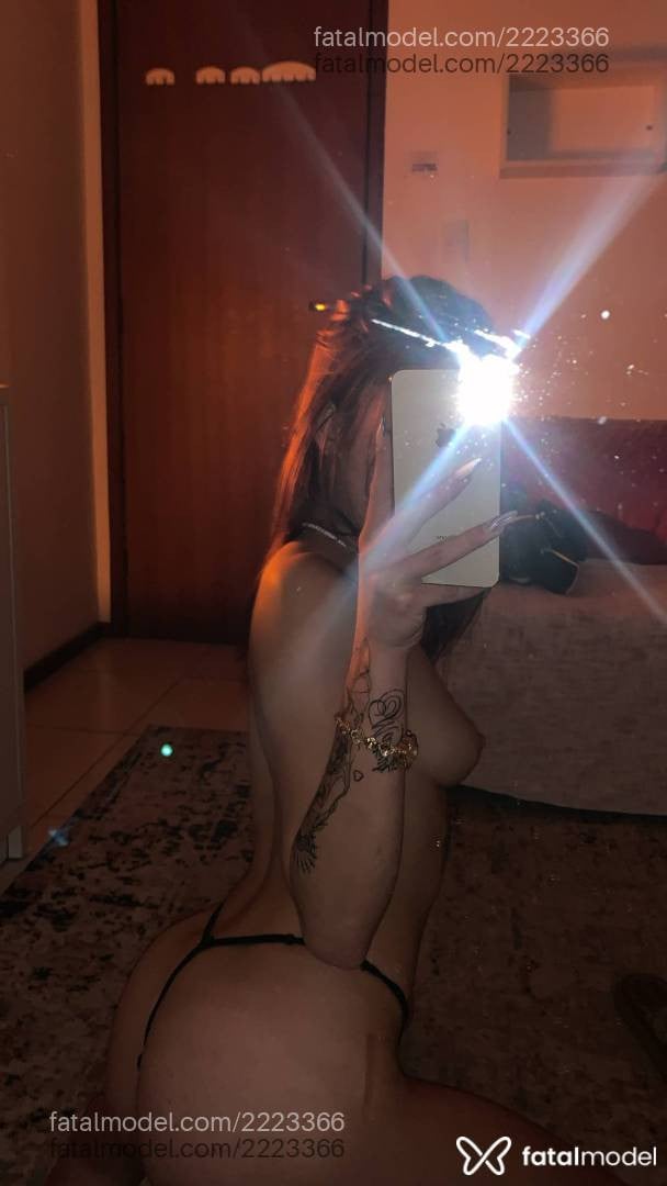 Acompanhante mulher com cabelo castanho de olhos mel - Nathalia
