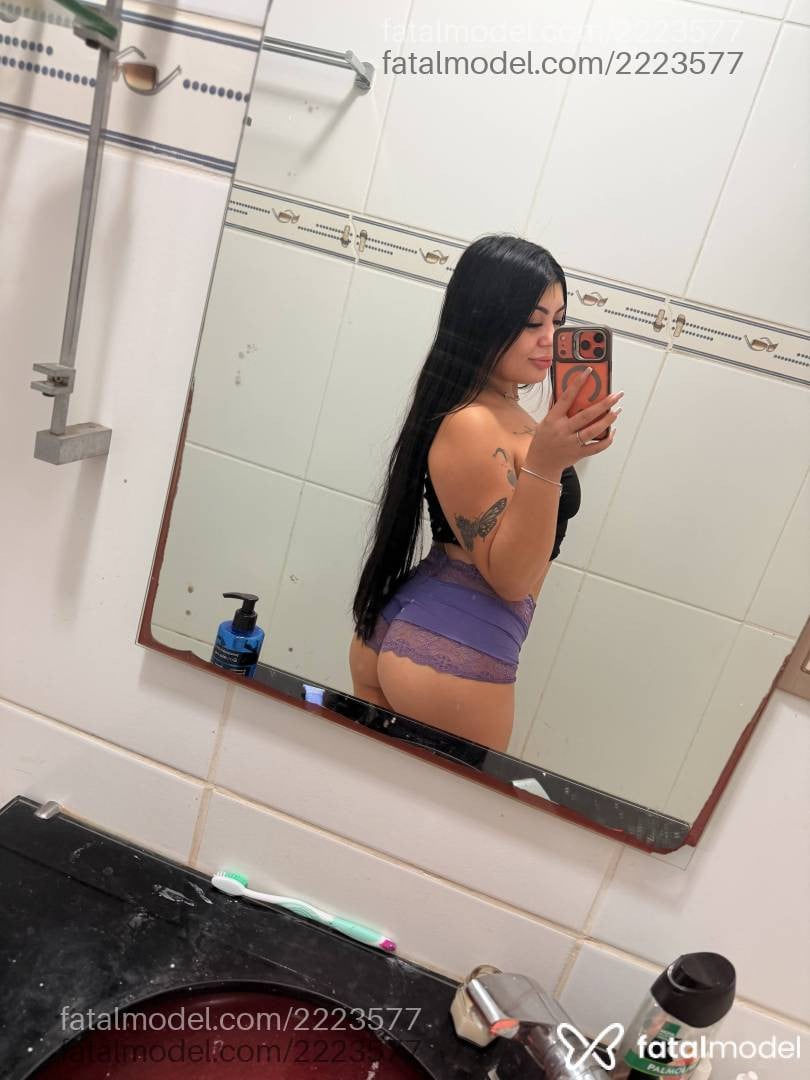 Acompanhante mulher morena (o) de olhos castanhos - Sofia