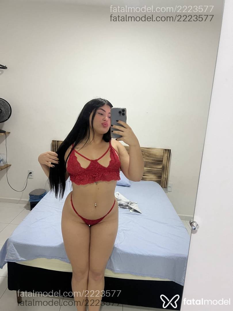 Acompanhante mulher morena (o) de olhos castanhos - Sofia