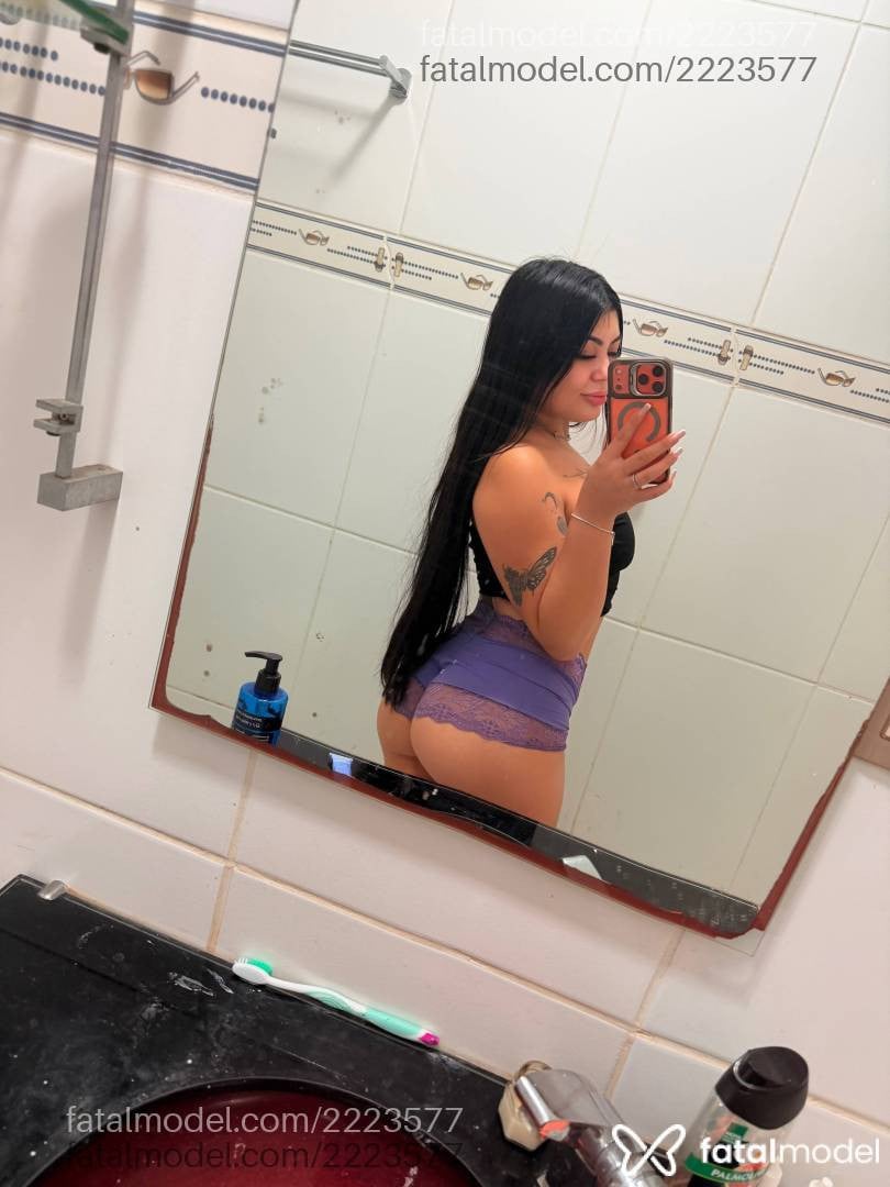 Acompanhante mulher morena (o) de olhos castanhos - Sofia