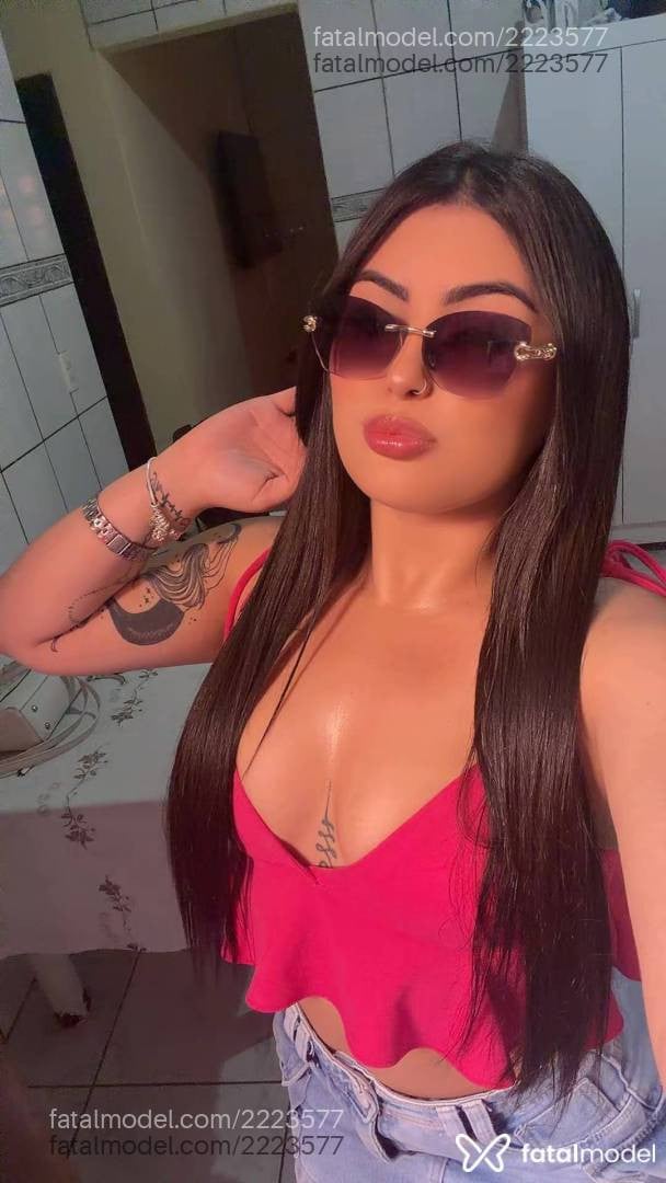 Acompanhante mulher morena (o) de olhos castanhos - Sofia