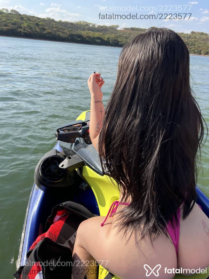 Acompanhante mulher morena (o) de olhos castanhos - Sofia