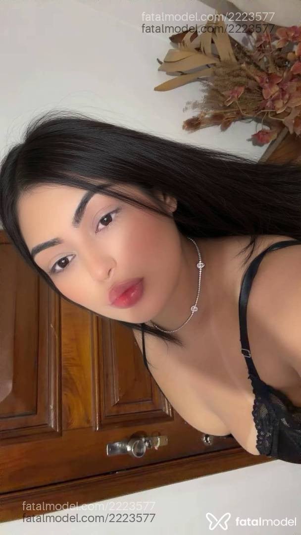 Acompanhante mulher morena (o) de olhos castanhos - Sofia