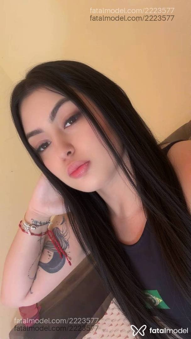 Acompanhante mulher morena (o) de olhos castanhos - Sofia