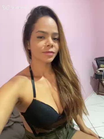 Acompanhante mulher loira (o) de olhos mel - Yanna Pera