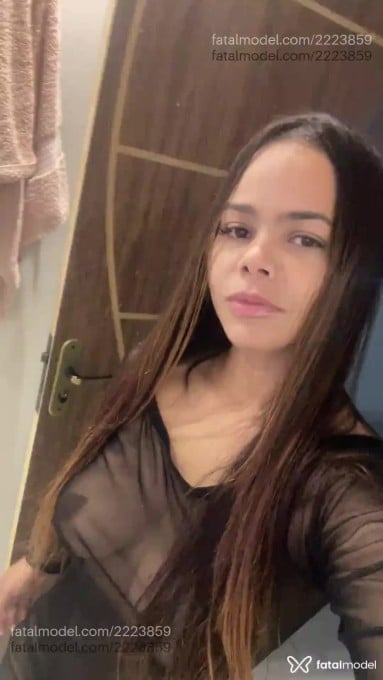 Acompanhante mulher loira (o) de olhos mel - Yanna Pera
