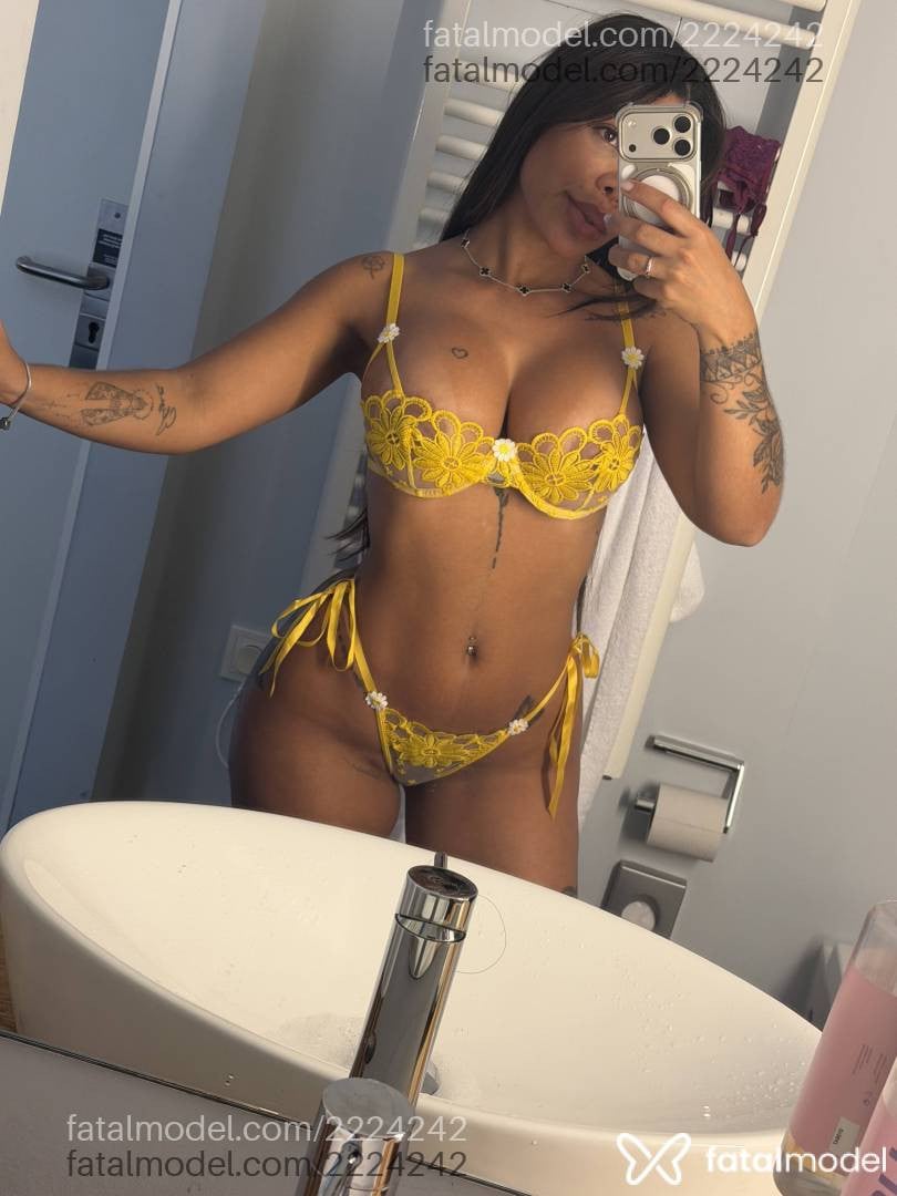Acompanhante mulher morena (o) de olhos castanhos em Belo Horizonte Acompanhante mulher morena (o) de olhos castanhos em Belo Horizonte - Belinda Queiroz
