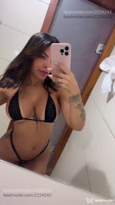 Acompanhante mulher morena (o) de olhos castanhos em Belo Horizonte Acompanhante mulher morena (o) de olhos castanhos em Belo Horizonte - Belinda Queiroz