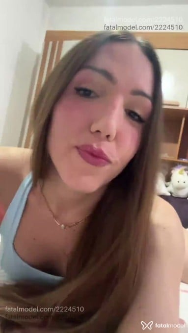 Acompanhante mulher trans com cabelo castanho de olhos pretos em São Paulo - Karla