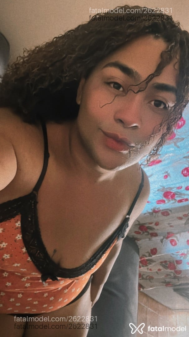 Acompanhante mulher trans morena (o) de olhos castanhos em Paulínia - Walentina