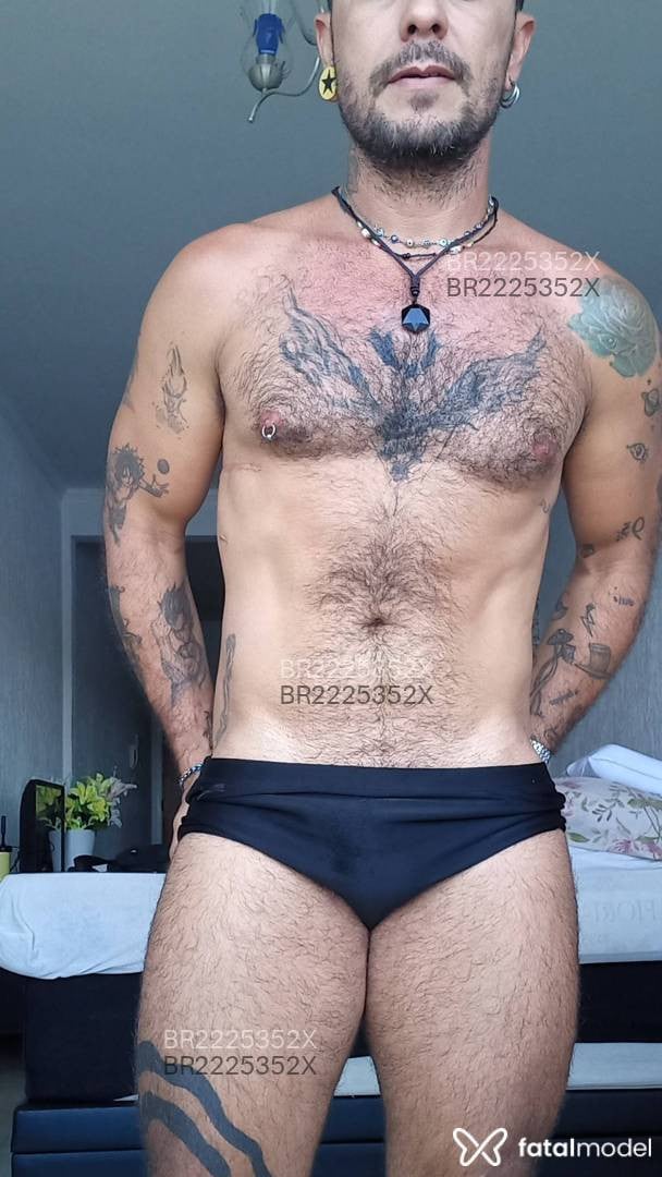 Acompanhante homem com cabelo castanho de olhos castanhos em Palmas Acompanhante homem com cabelo castanho de olhos castanhos em Palmas - Danilo