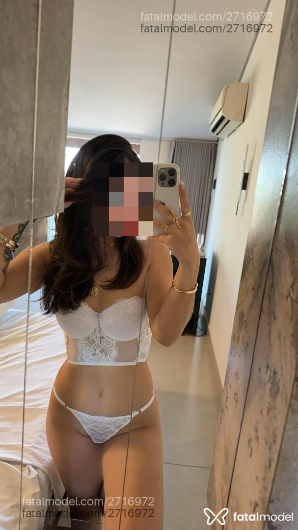 Acompanhante mulher morena (o) de olhos castanhos em Balneário Camboriú - Chloë