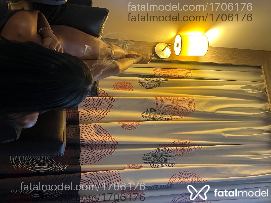 Acompanhante mulher com cabelo castanho de olhos castanhos em Sertãozinho Acompanhante mulher com cabelo castanho de olhos castanhos em Sertãozinho - Ariadne