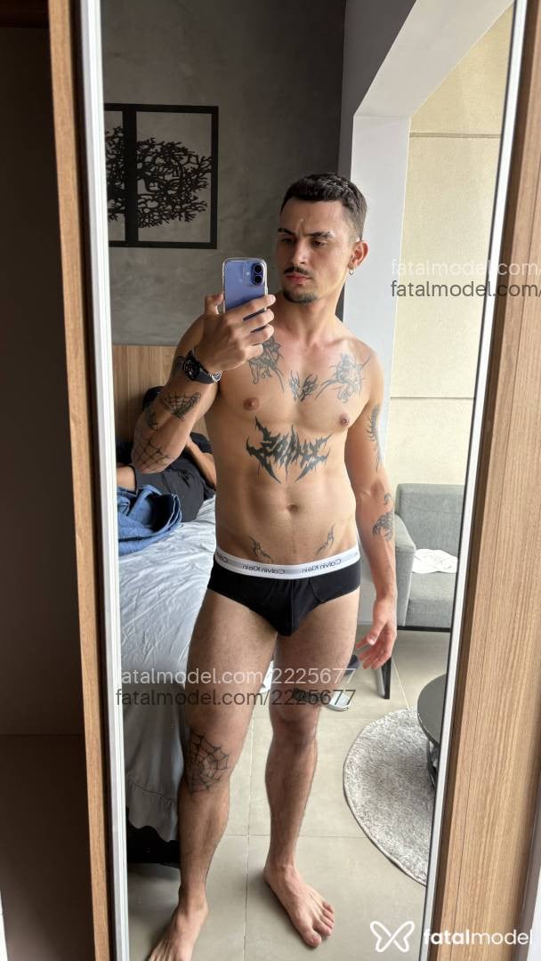Acompanhante homem com cabelo castanho de olhos castanhos em São Paulo - Weslley