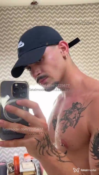 Acompanhante homem com cabelo castanho de olhos castanhos em São Paulo - Weslley