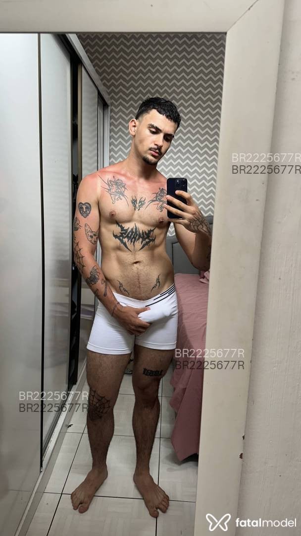 Acompanhante homem com cabelo castanho de olhos castanhos em São Paulo - Weslley